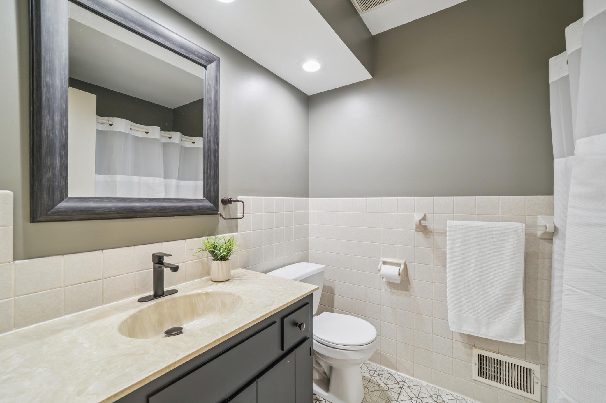 6912 Antrim Road Edina, MN 55439 - Photo 20 of 29