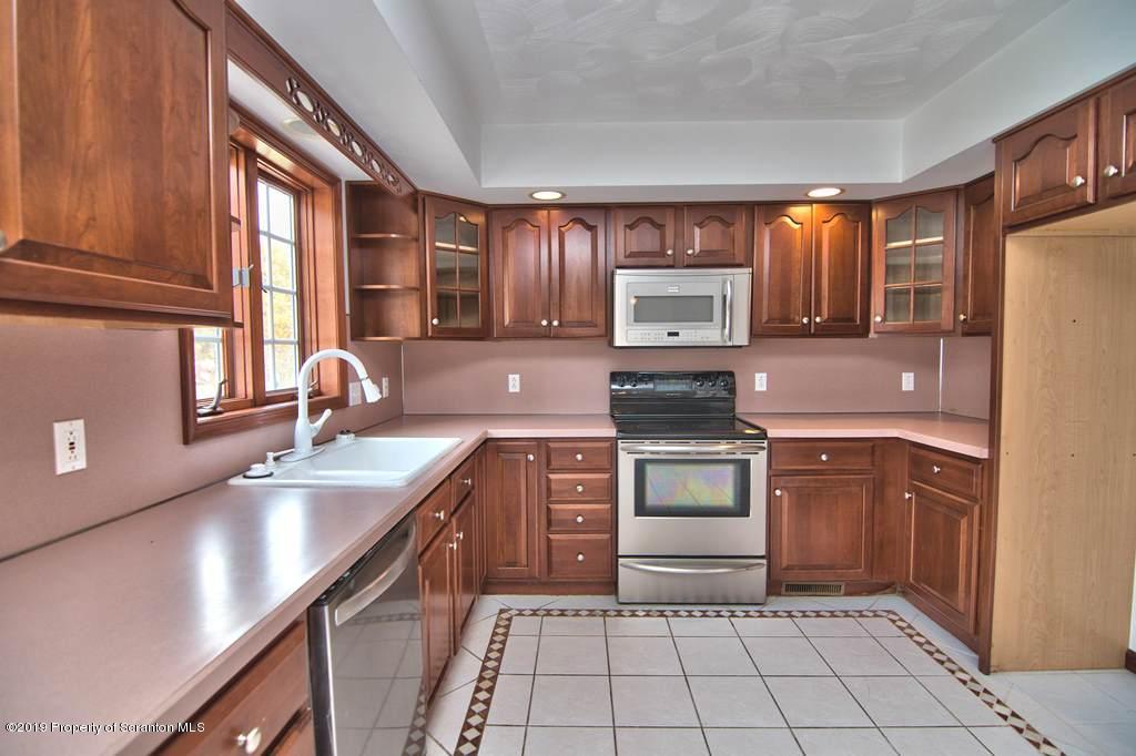 132 Ridgeview Drive Scranton, PA 18504 - Photo 17 of 69
