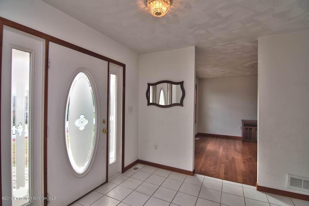 132 Ridgeview Drive Scranton, PA 18504 - Photo 5 of 69