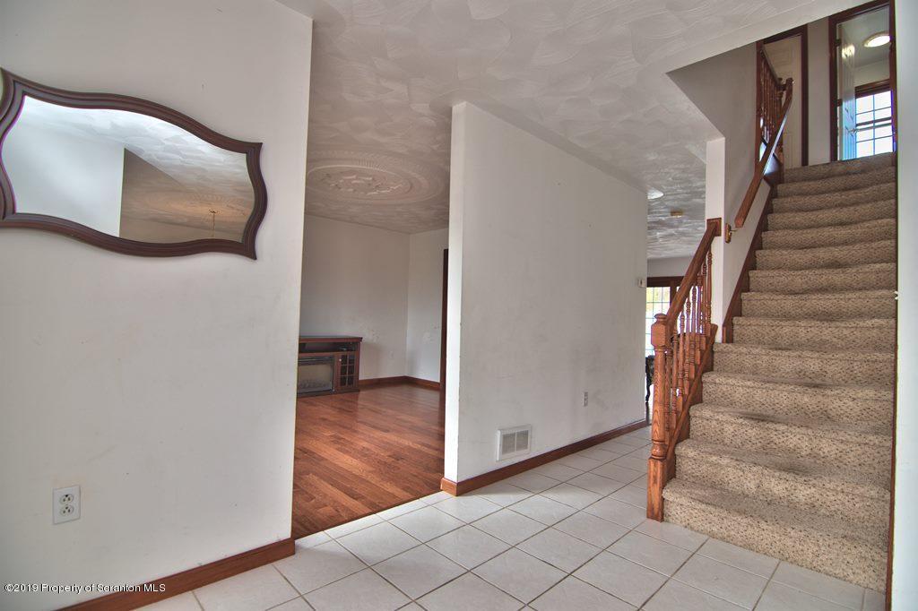 132 Ridgeview Drive Scranton, PA 18504 - Photo 6 of 69