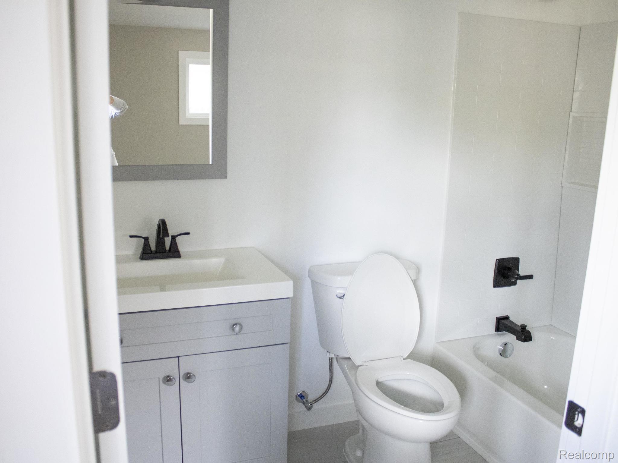 375 Roth Boulevard Clawson, MI 48017 - Photo 19 of 22 019.jpg