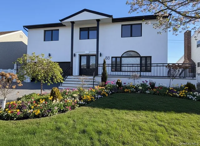 $1,999,999 | 88 Mark Lane, Atlantic Beach, NY 11509