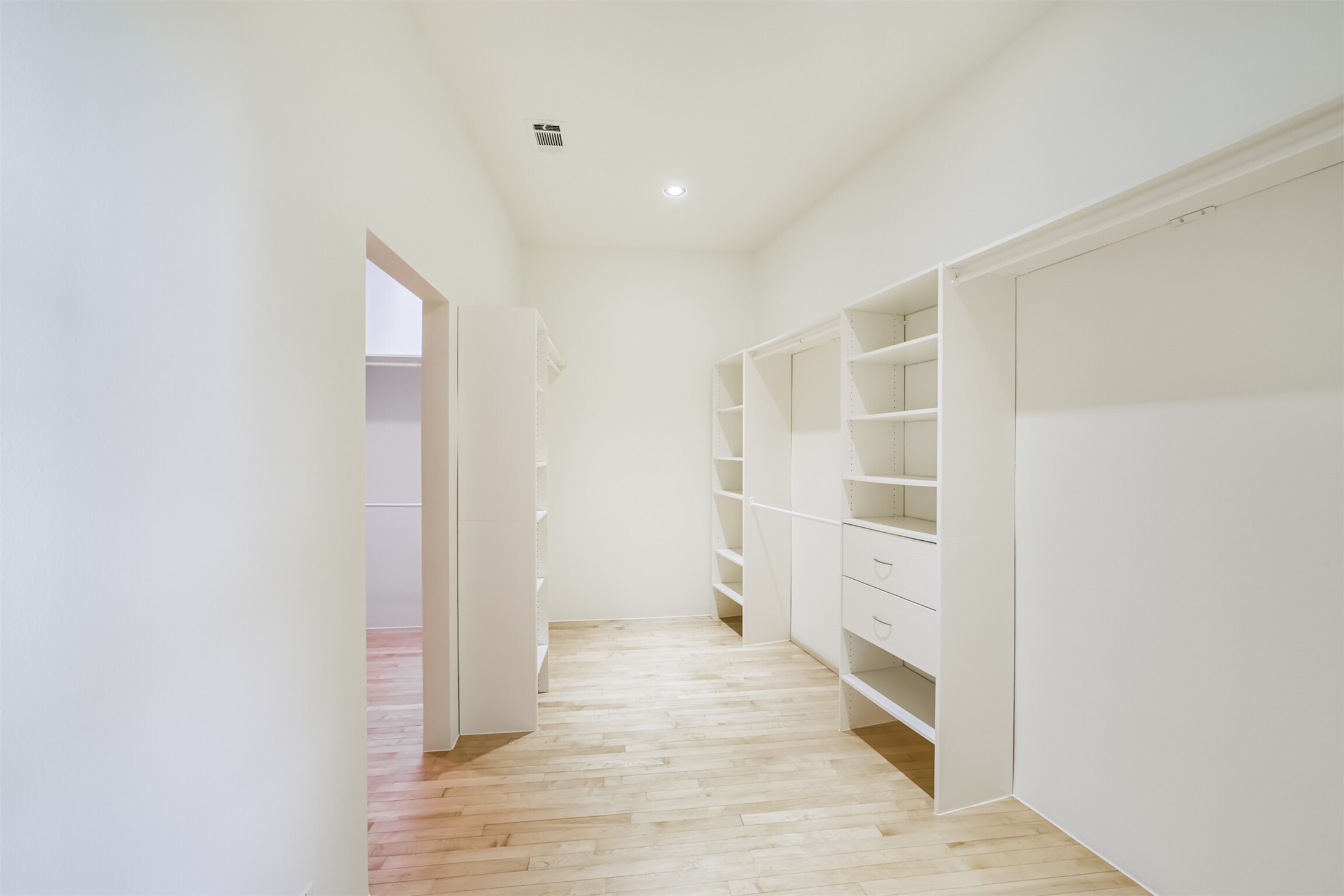 2518 Mason Street, Unit B Houston, TX 77006 - Photo 18 of 40 a view of an empty room with wooden floor and a window