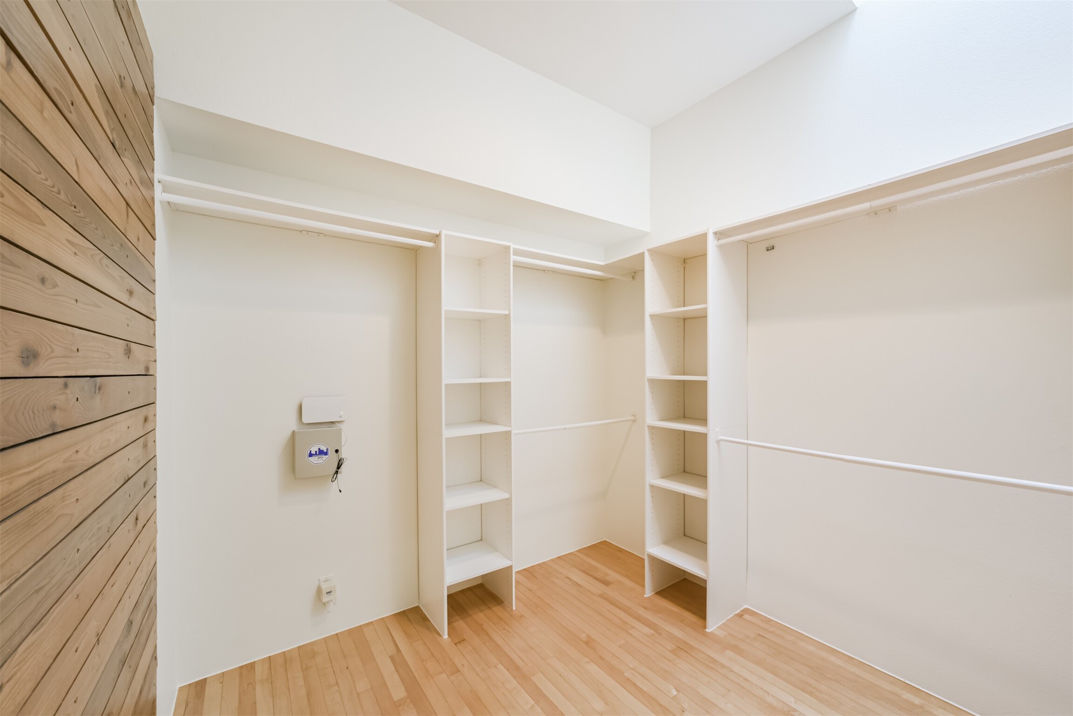 2518 Mason Street, Unit B Houston, TX 77006 - Photo 20 of 40 a view of an empty walk in closet