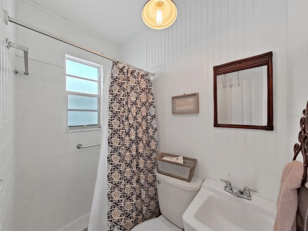 12255 Mallory Drive Largo, FL 33774 - Photo 11 of 27