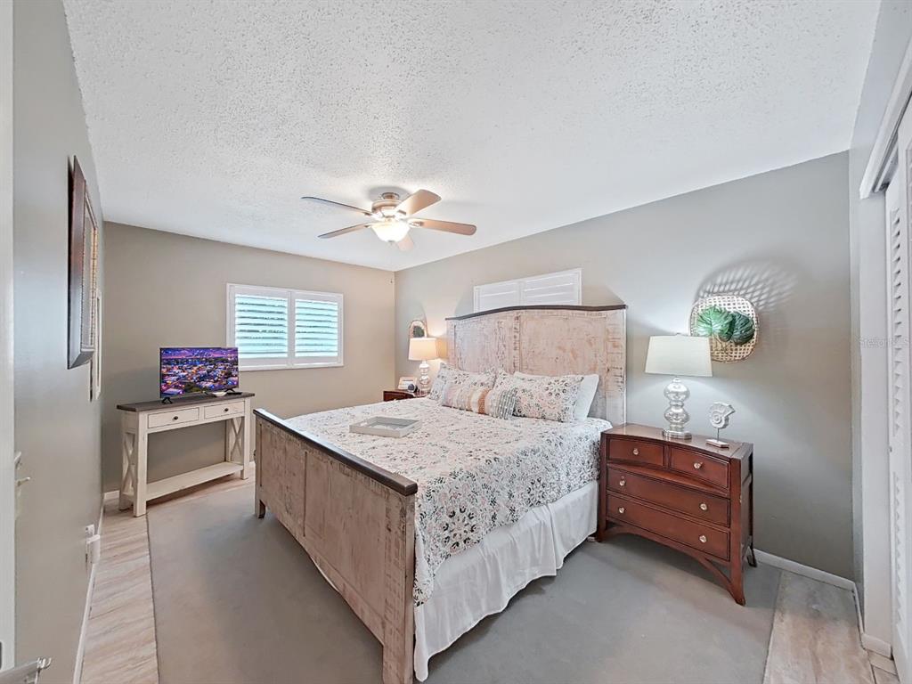 12255 Mallory Drive Largo, FL 33774 - Photo 5 of 27