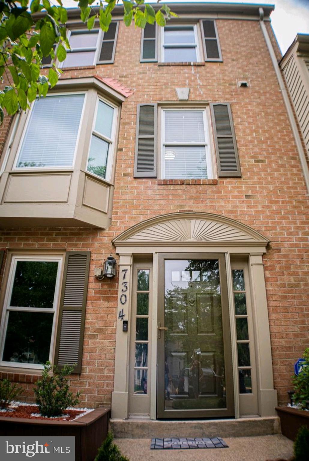 7304 Rokeby Drive Manassas, VA 20109 - Photo 6 of 35 Gallery Image 6