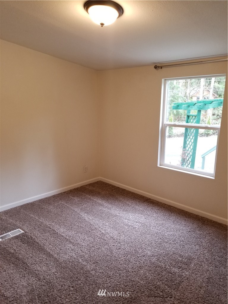4200 Locker Road Southeast Port Orchard, WA 98366 - Photo 10 of 15 Gallery Image 10