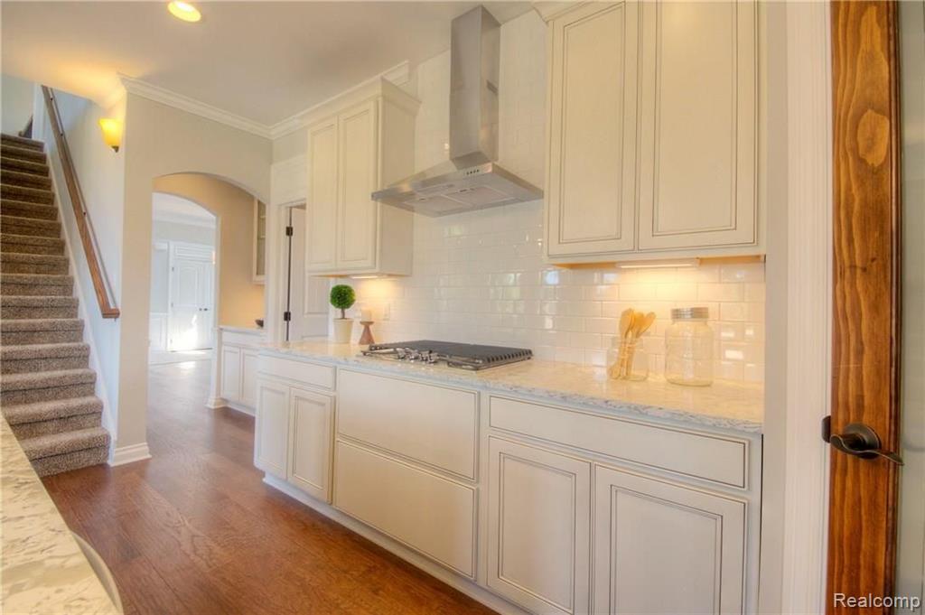 2402 Walnut View Drive Howell, MI 48855 - Photo 20 of 40 Gallery Image 20