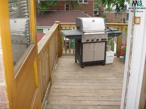 927 Nottingham Road Grosse Pointe, MI 48230 - Photo 8 of 9 8553-7.JPG