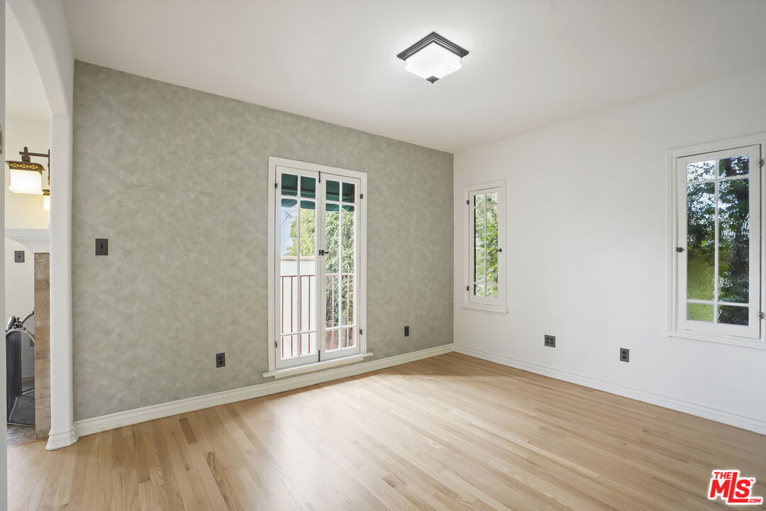 1811 Effie Street Los Angeles, CA 90026 - Photo 11 of 39