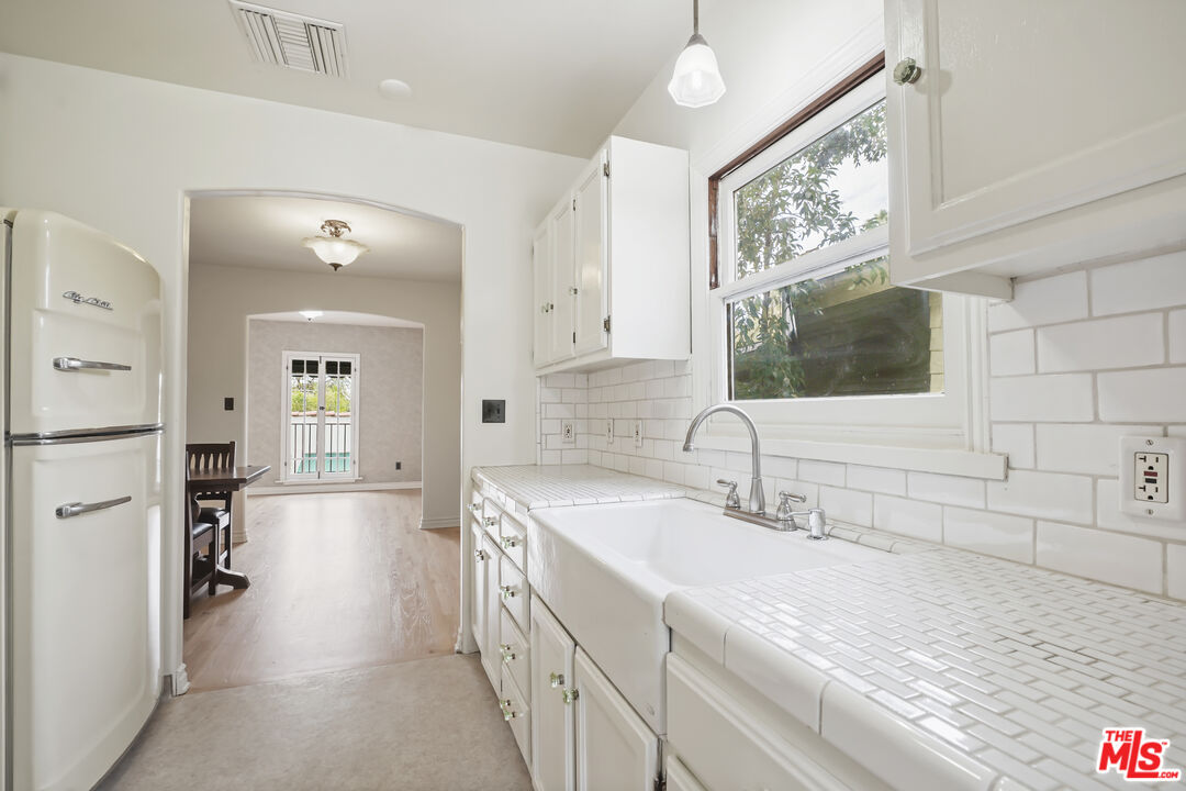 1811 Effie Street Los Angeles, CA 90026 - Photo 15 of 39