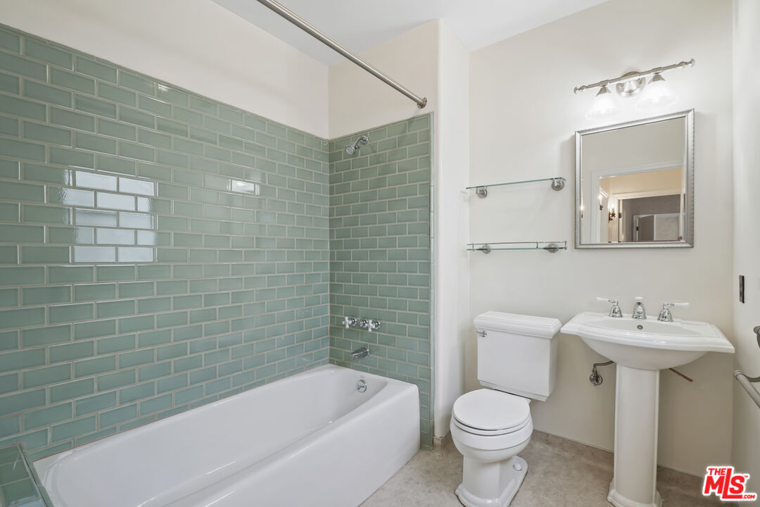 1811 Effie Street Los Angeles, CA 90026 - Photo 16 of 39