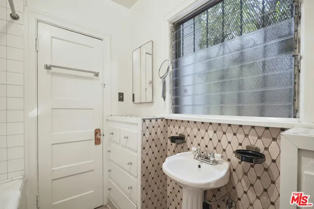 $1,799,000 | 1811 Effie Street, Los Angeles, CA 90026