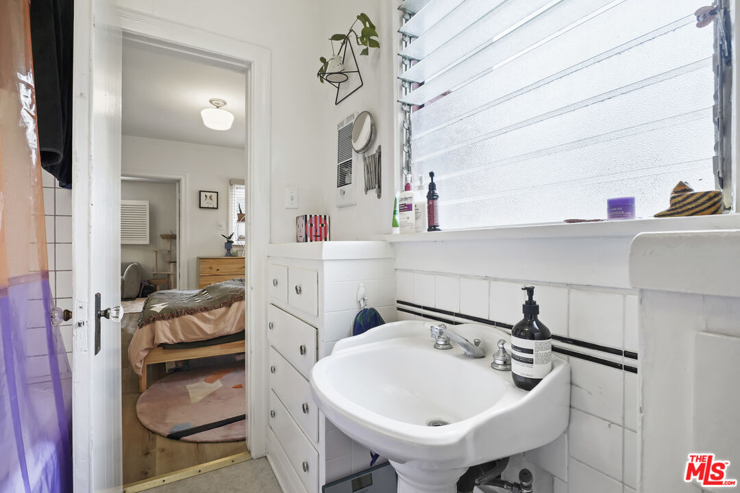 1811 Effie Street Los Angeles, CA 90026 - Photo 34 of 39