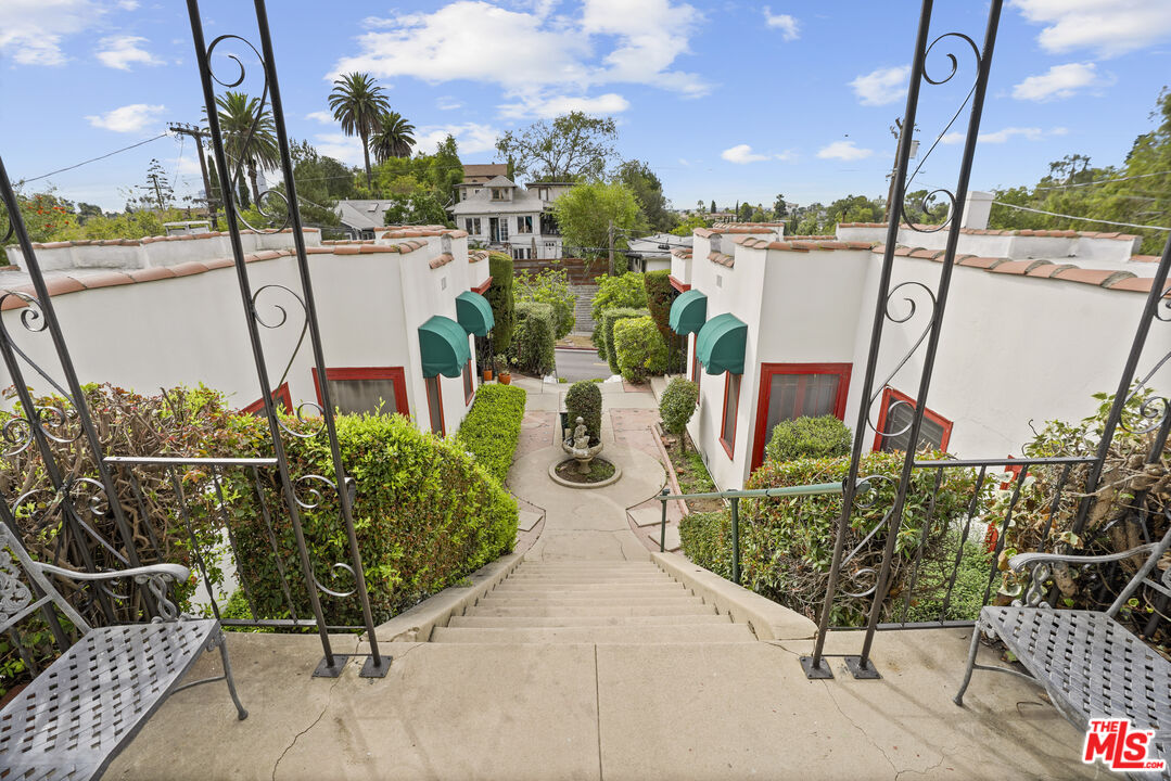 1811 Effie Street Los Angeles, CA 90026 - Photo 4 of 39