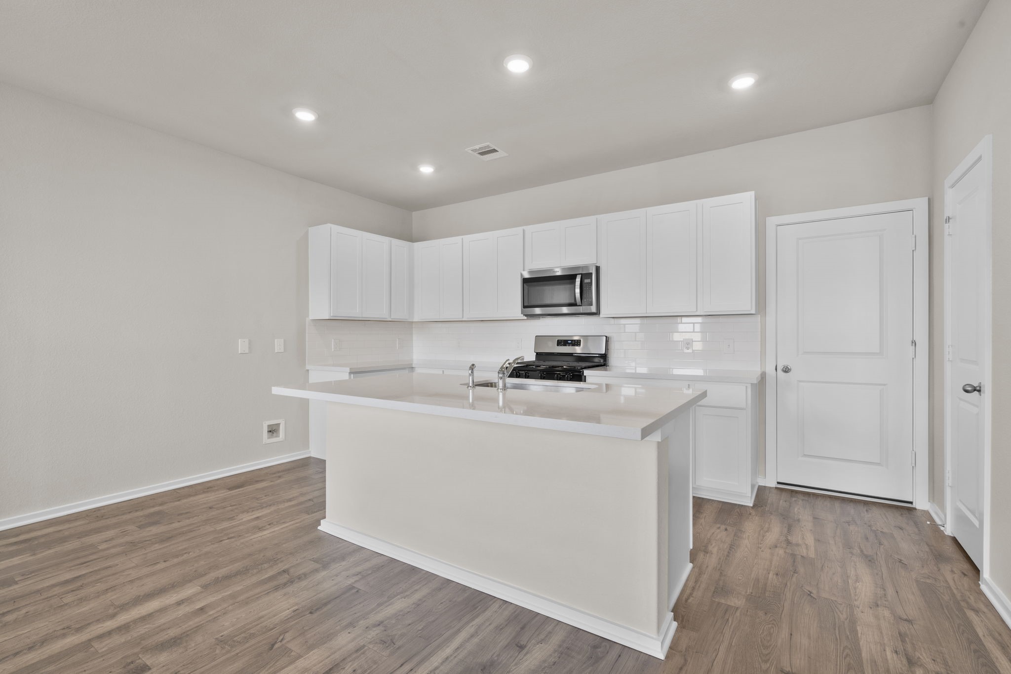 3542 Cardinal Pointe Drive Angleton, TX 77515 - Photo 6 of 38