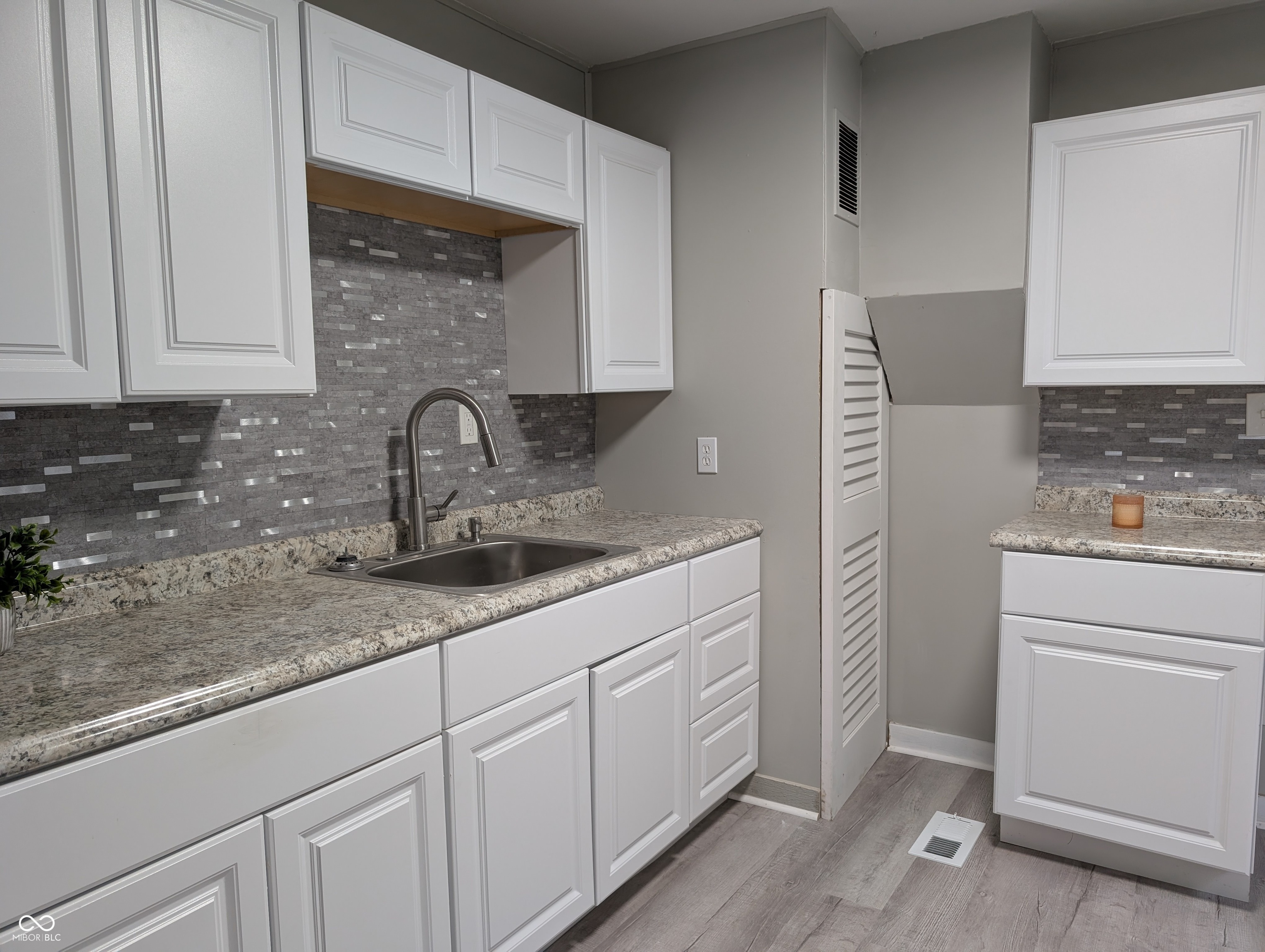 219 East Perry Street Versailles, IN 47042 - Photo 4 of 12