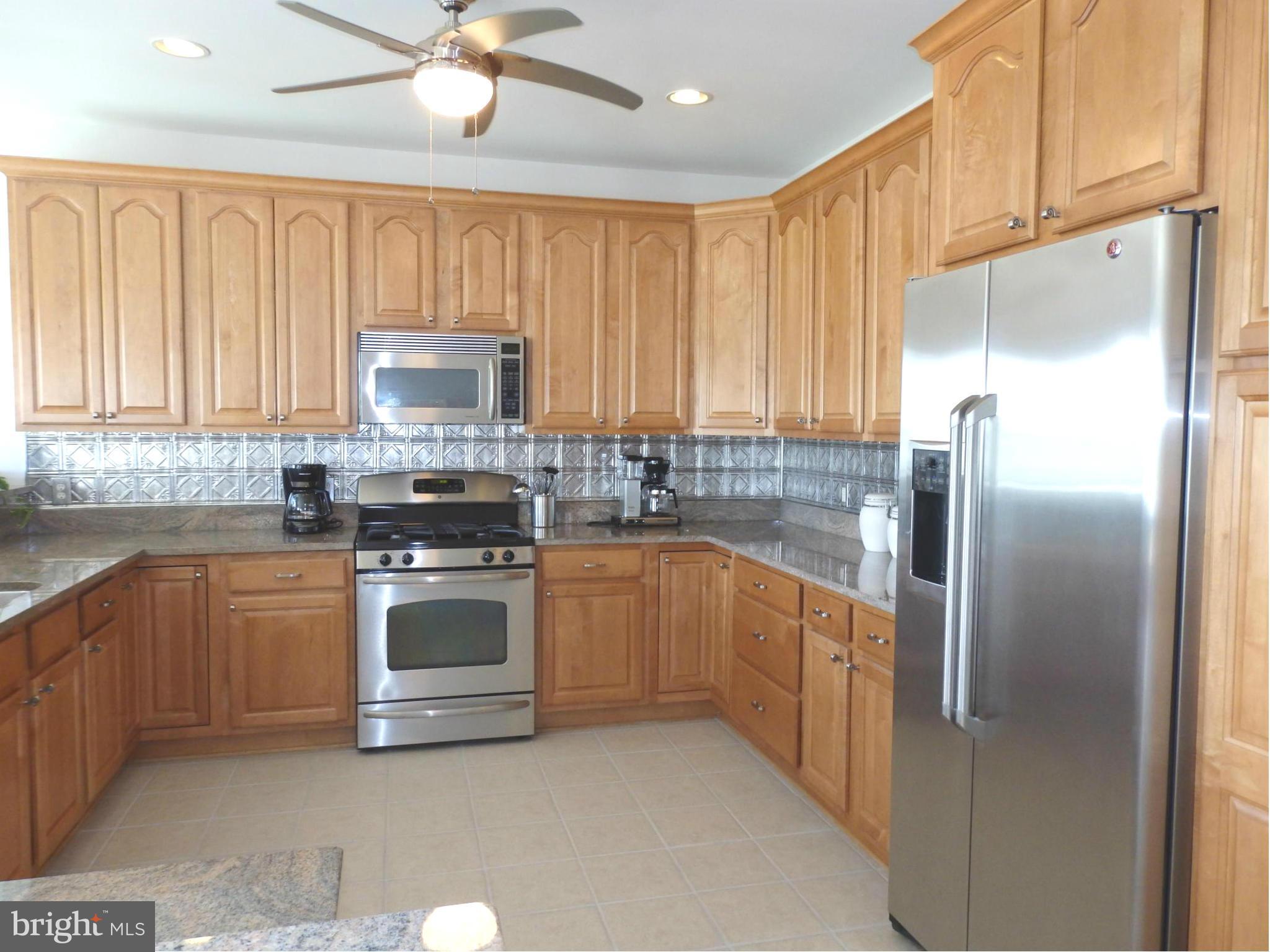 10000 Kelly Road Walkersville, MD 21793 - Photo 7 of 30 Plenty of 42" maple cabinets and pantry