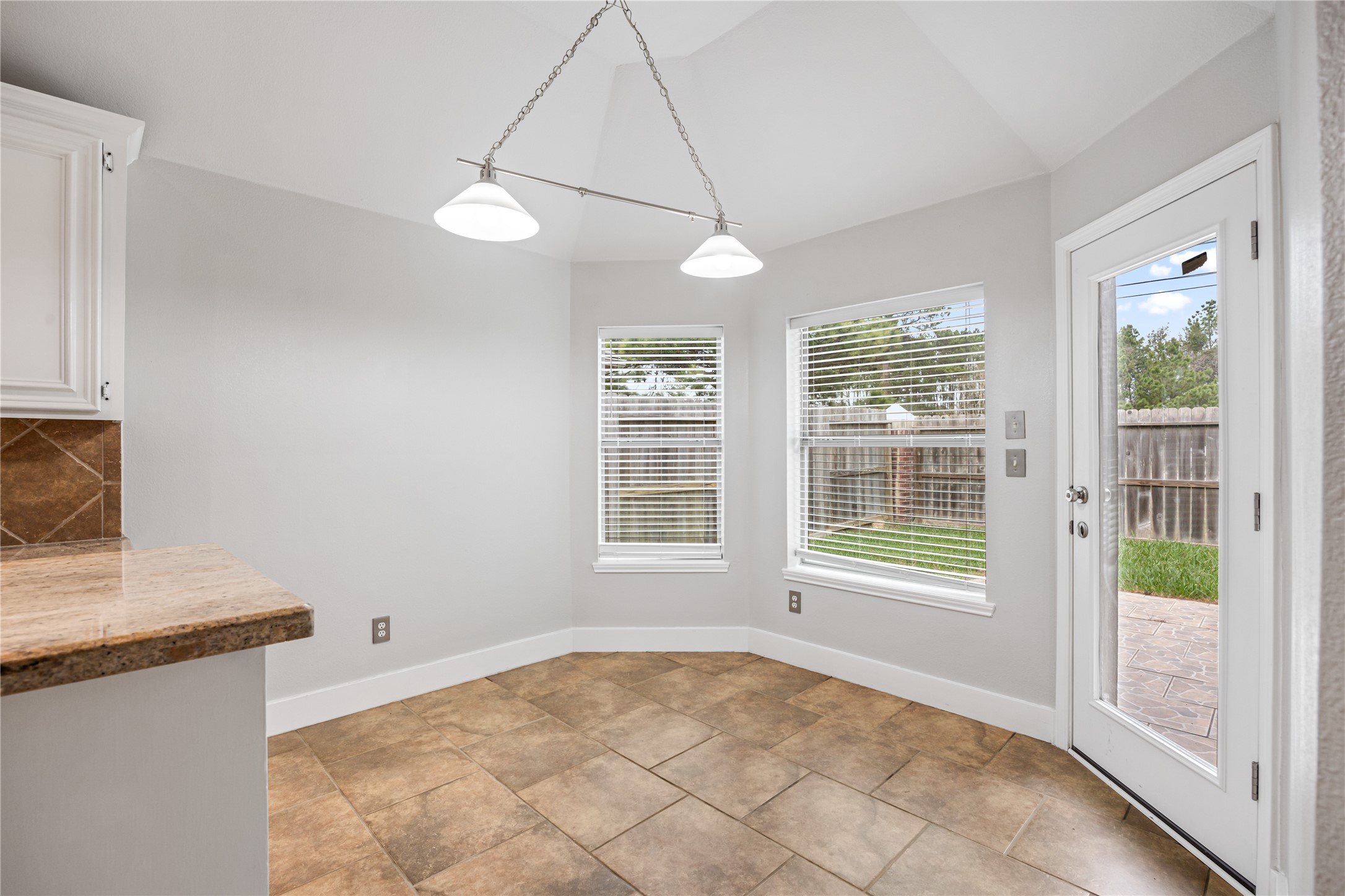 26114 Lillian Springs Spring, TX 77373 - Photo 8 of 28