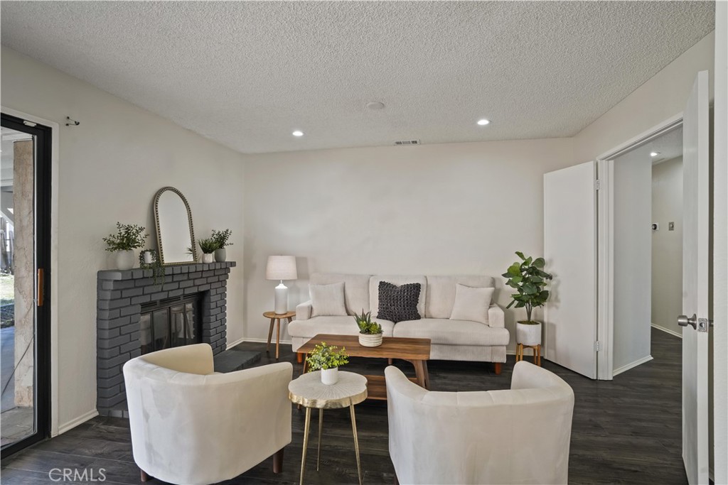 37702 50th Street East Palmdale, CA 93552 - Photo 4 of 22
