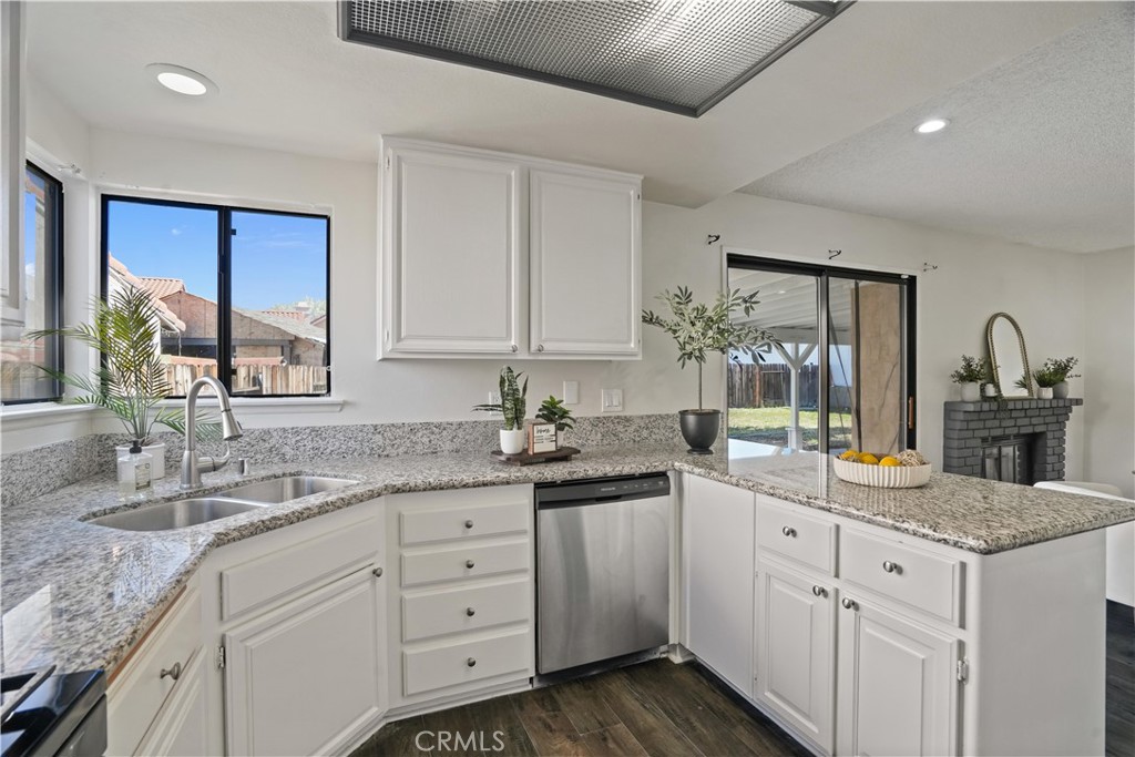 37702 50th Street East Palmdale, CA 93552 - Photo 6 of 22