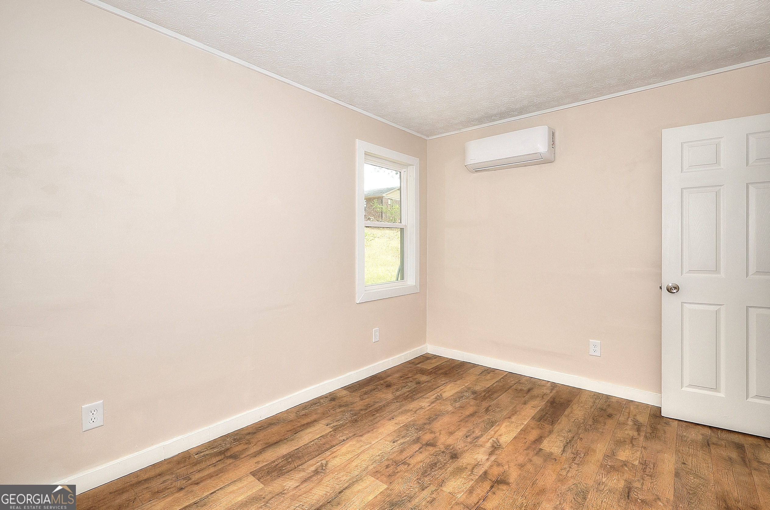 21 Duke Circle Winder, GA 30680 - Photo 14 of 18 Bedroom 1 view