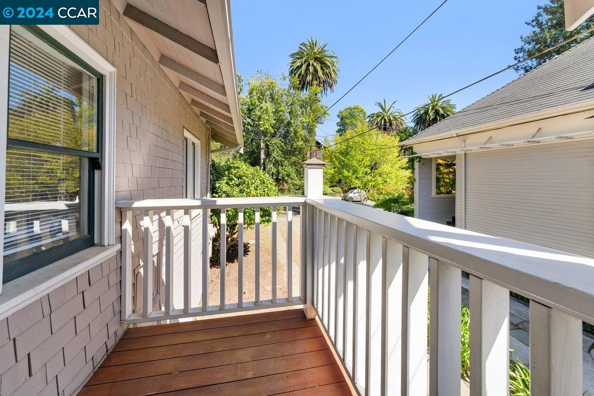 2820 Kelsey Street Berkeley, CA 94705 - Photo 20 of 23 a view of a balcony with wooden floor