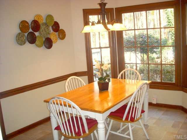 10600 Chinkapin Place Raleigh, NC 27613 - Photo 7 of 12 Breakfast Area