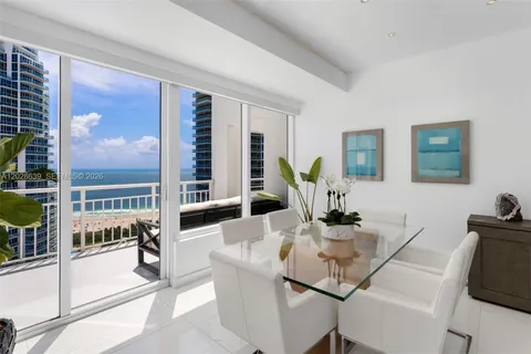 $2,650,000 | 400 South Pointe Drive, Unit PH2502, Miami Beach, FL 33139