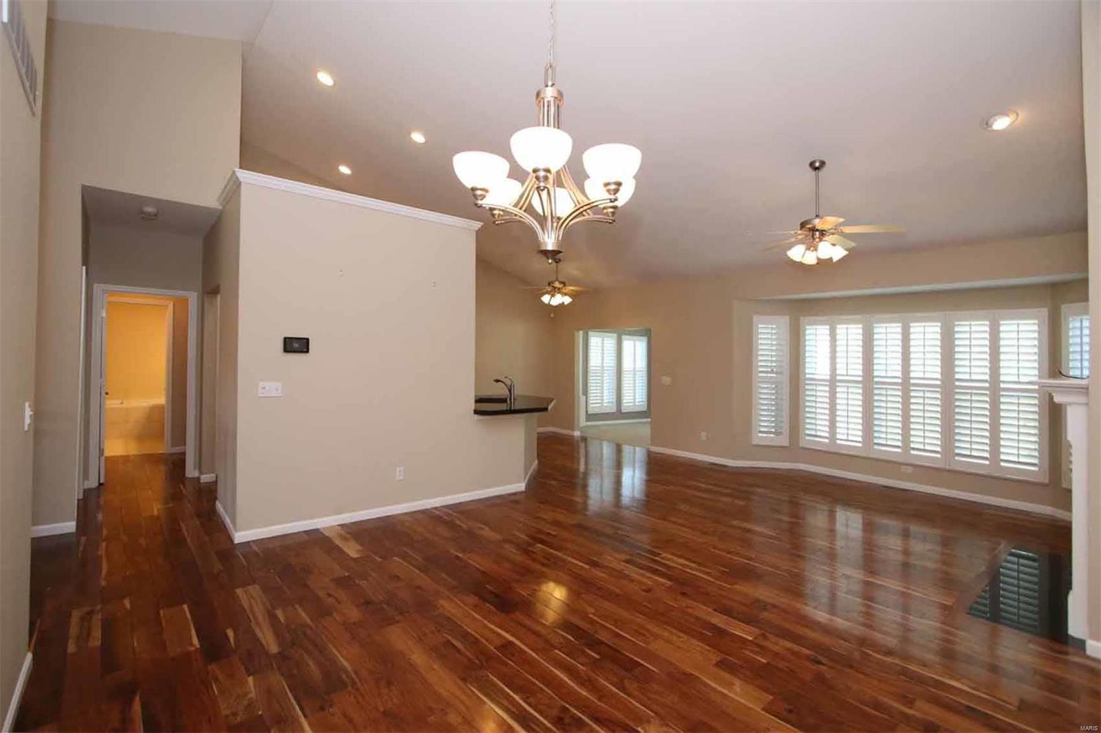 113 Summit Ridge Maryville, IL 62062 - Photo 4 of 32 Gallery Image 4