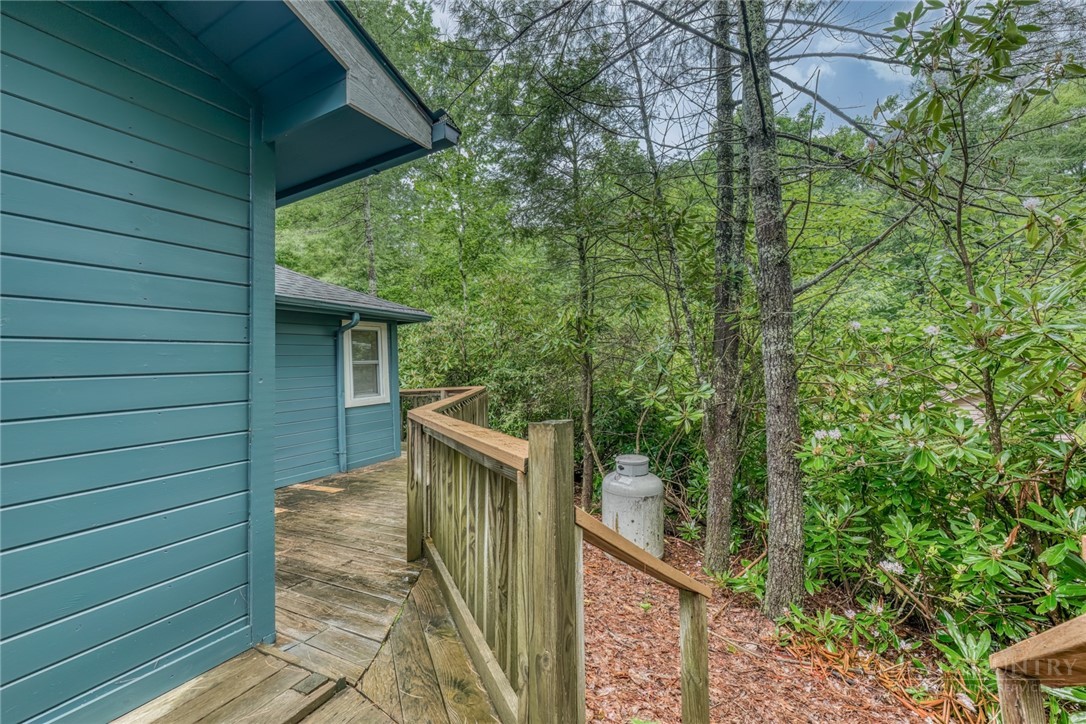 369 Windridge Road Newland, NC 28657 - Photo 32 of 34