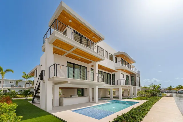 $4,850,000 | 301 Buttonwood Circle, Unit A, Key Largo, FL 33037