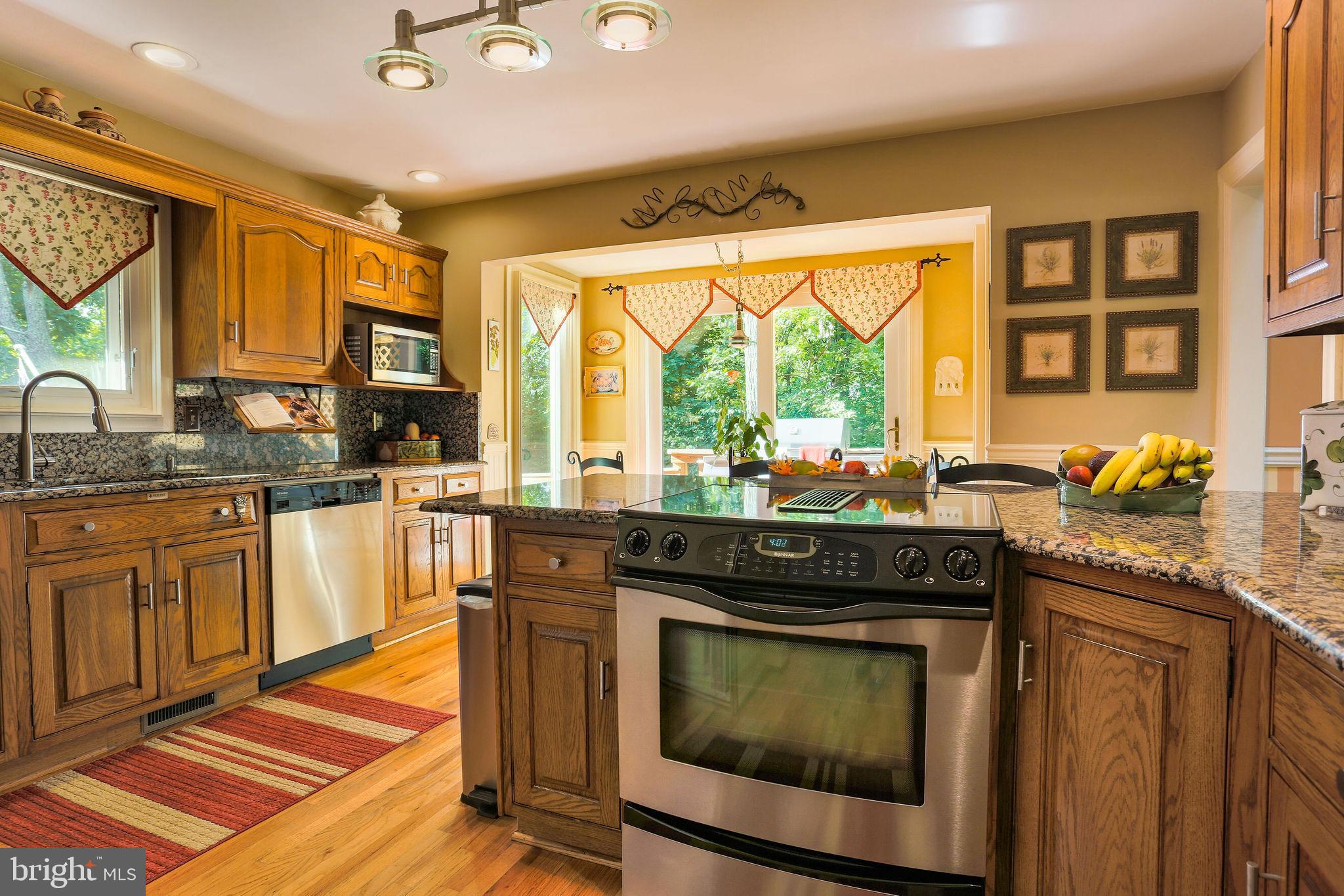 4904 Ridge Crest Court Frederick, MD 21702 - Photo 14 of 53 Upgraded Kitchen