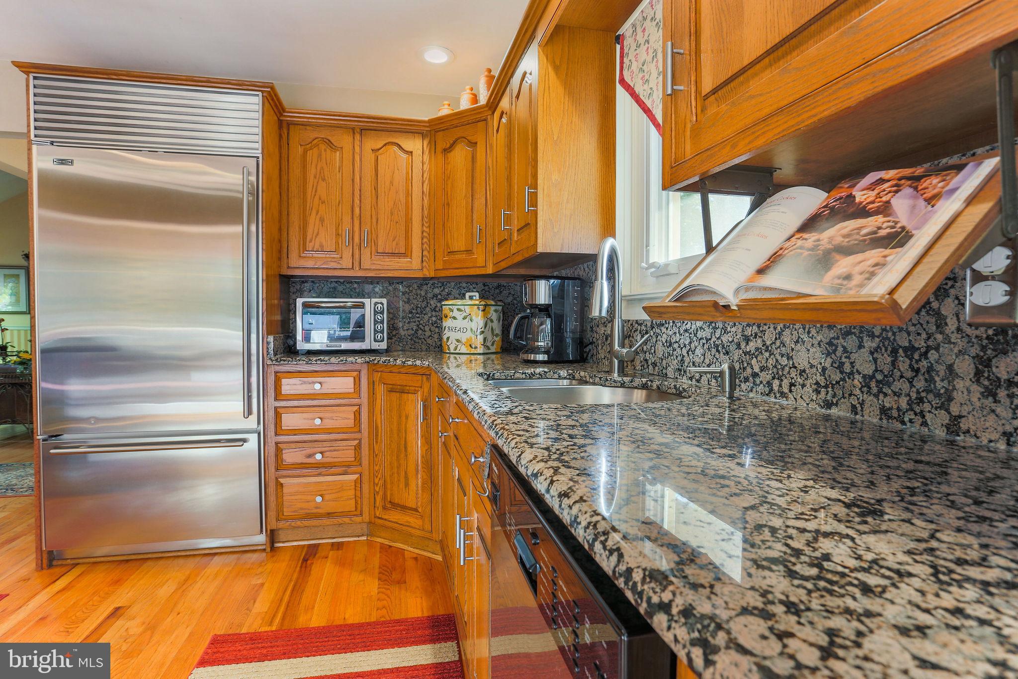 4904 Ridge Crest Court Frederick, MD 21702 - Photo 16 of 53 High End Stainless Steel Appliances