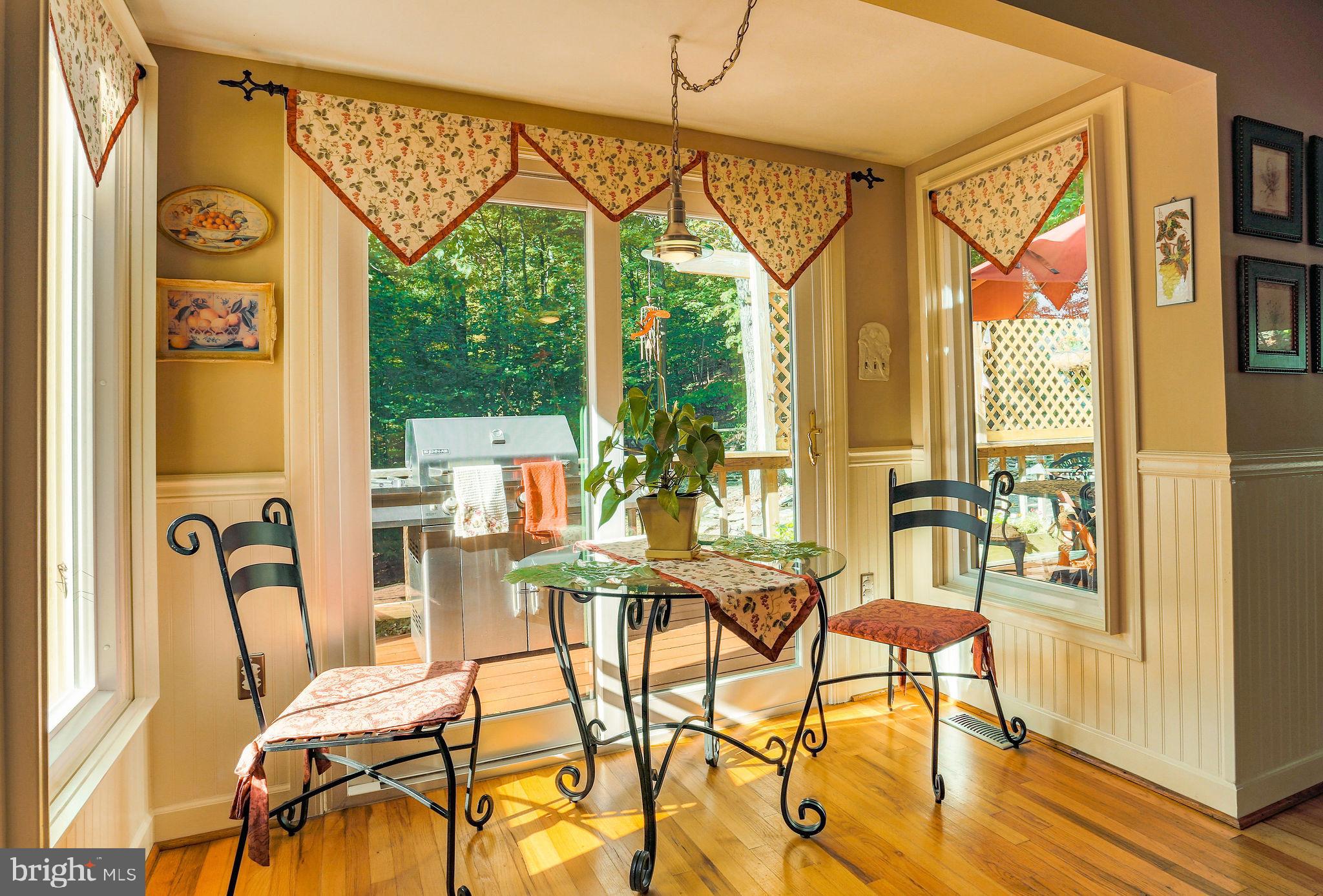 4904 Ridge Crest Court Frederick, MD 21702 - Photo 19 of 53 Quaint Breakfast Area