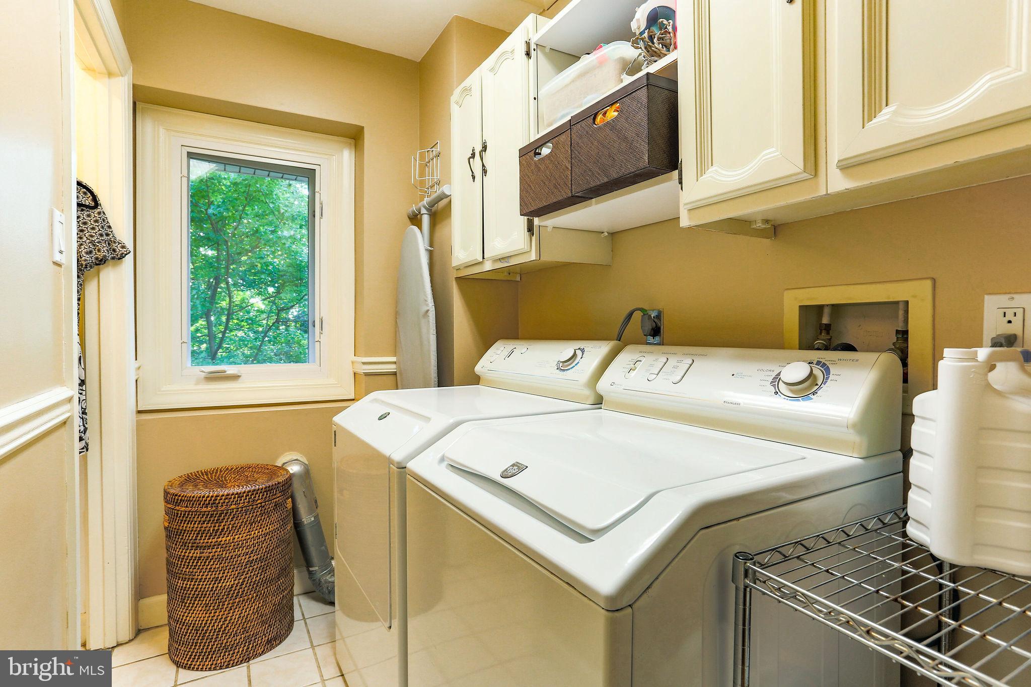 4904 Ridge Crest Court Frederick, MD 21702 - Photo 31 of 53 Laundry on the Bedroom Level