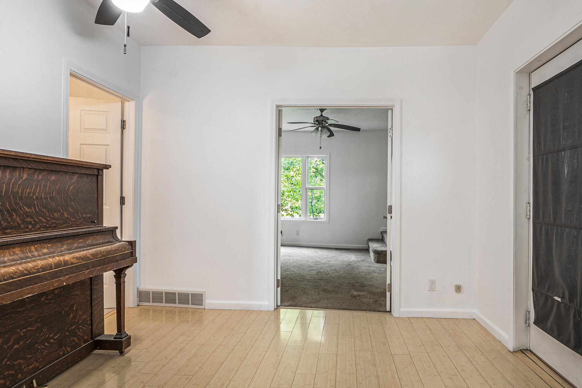 2027 Pray Road Charlotte, MI 48813 - Photo 6 of 21 DSC03508