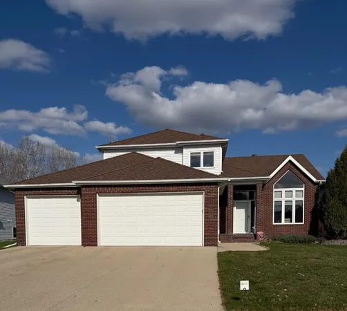 $550,000 | 3104 31st Street South, Fargo, ND 58103