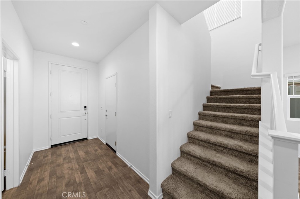 259 Spotted Saddle Way Fallbrook, CA 92028 - Photo 12 of 43 a view of entryway