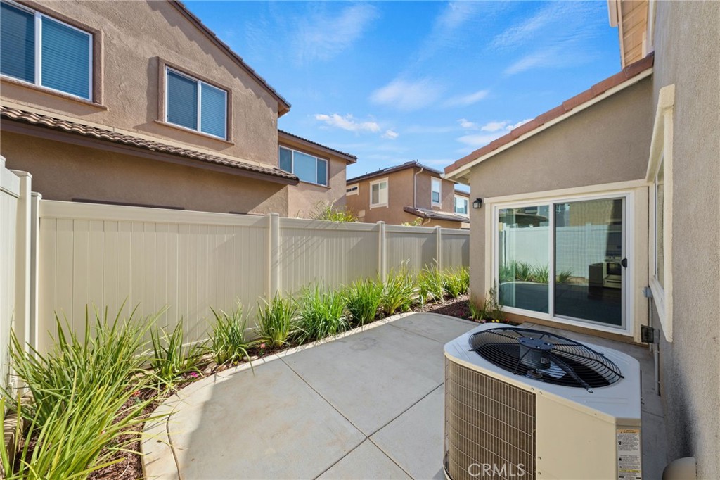 259 Spotted Saddle Way Fallbrook, CA 92028 - Photo 32 of 43 a front view of a house with garden