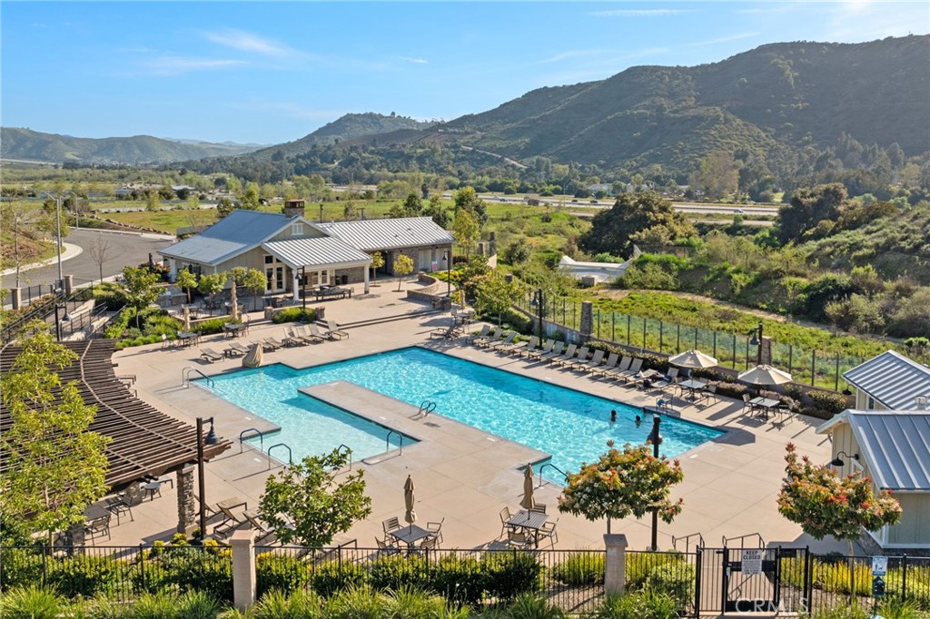 259 Spotted Saddle Way Fallbrook, CA 92028 - Photo 39 of 43 a view of a city