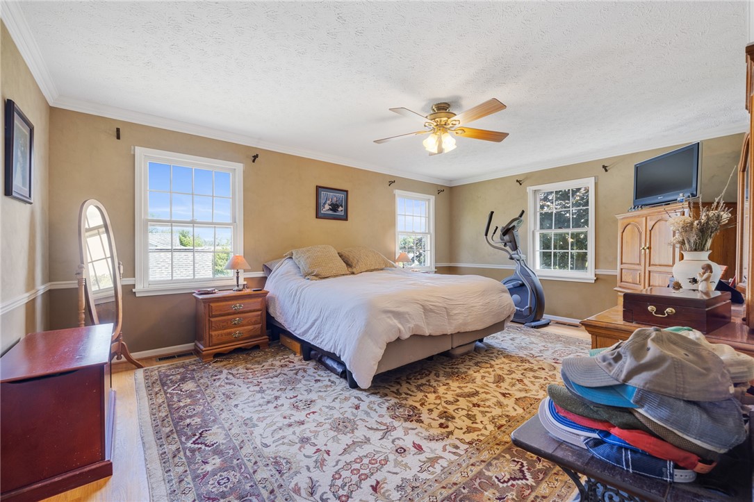 18 Wedmore Road Perinton, NY 14450 - Photo 25 of 48