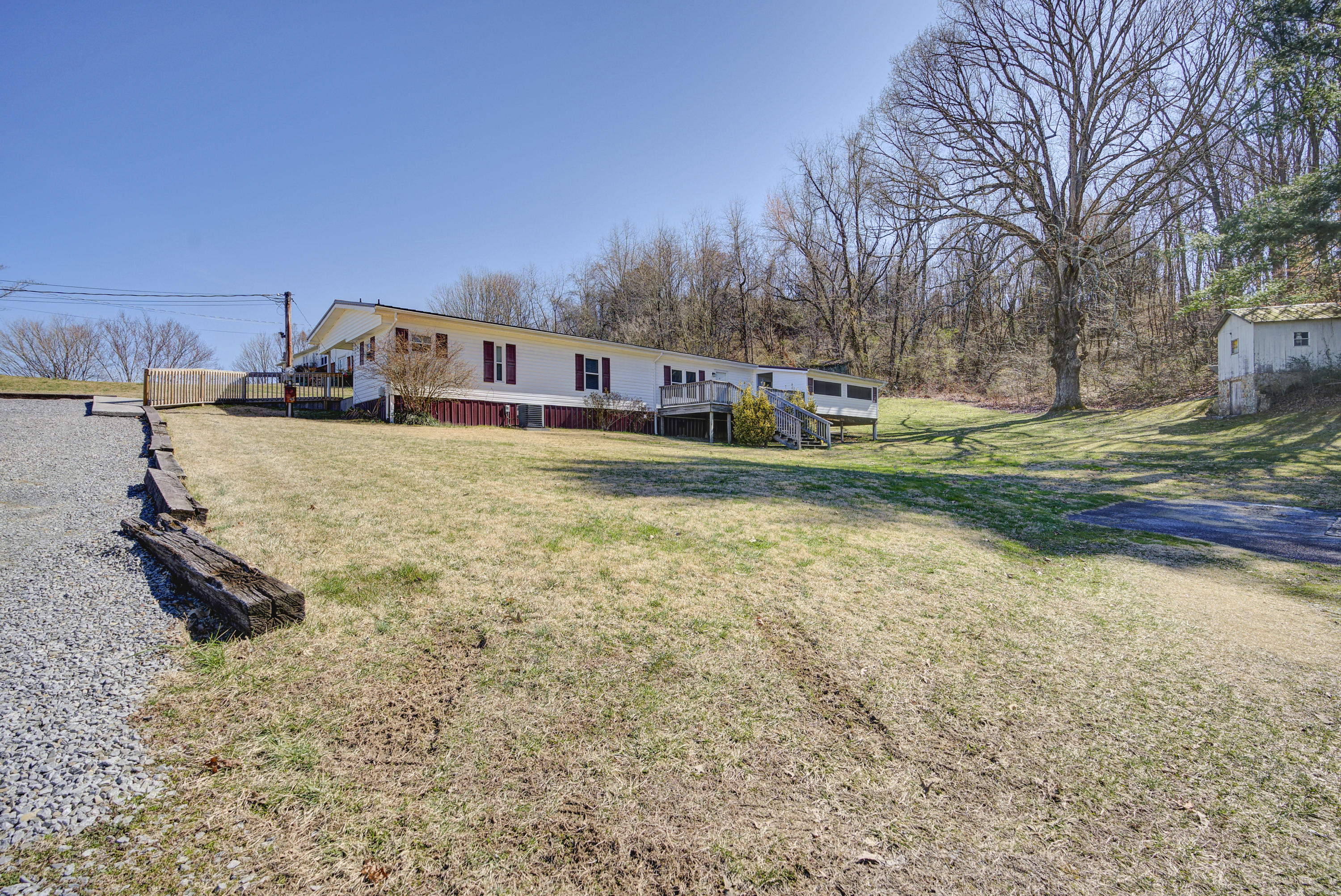 678 V I Ranch Road Bristol, TN 37620 - Photo 19 of 38 5b57bd12-399a-4f49-857d-5ca9bb5da839