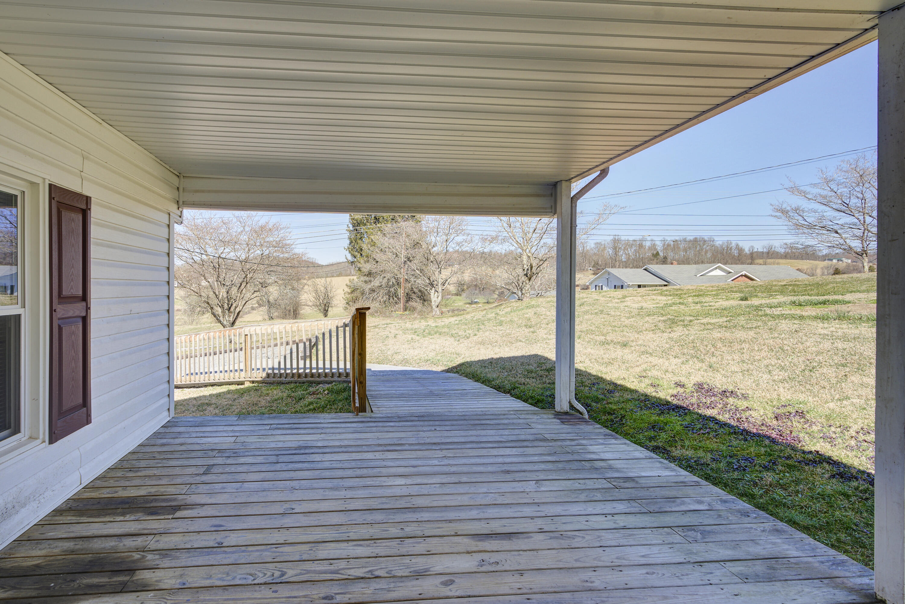 678 V I Ranch Road Bristol, TN 37620 - Photo 5 of 38 420e112b-e8f1-46f4-b9c8-595088b281aa