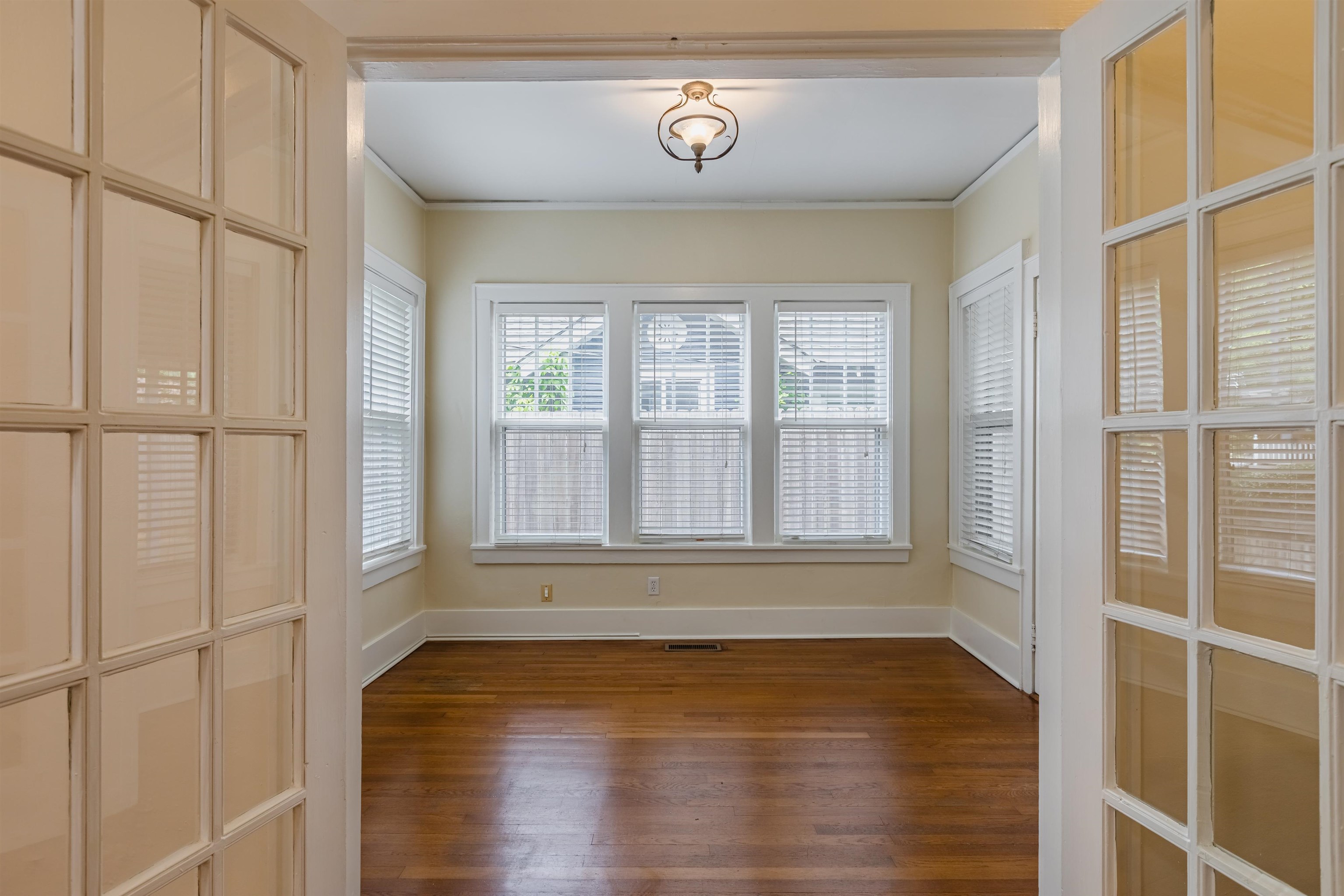 590 South Rembert Street Memphis, TN 38104 - Photo 5 of 18 This would make a great office as well. Note the double French doors.