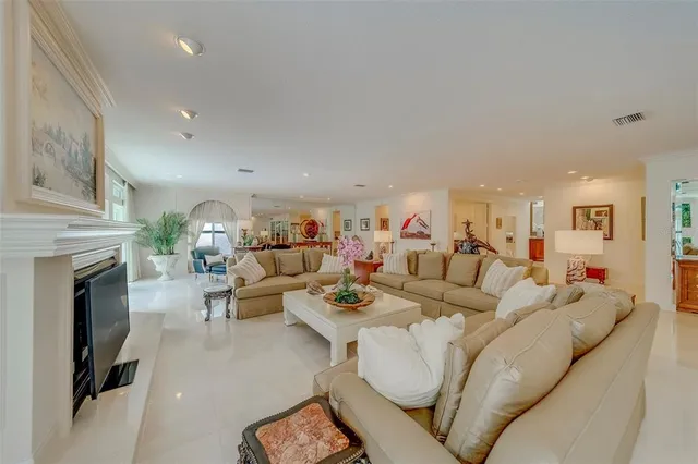 $6,700 | 921 Osceola Road, Belleair, FL 33756