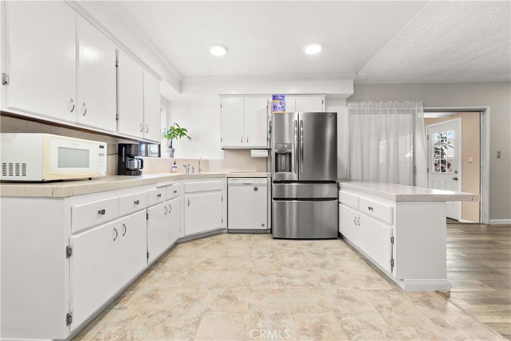 22737 Rashdall Avenue Carson, CA 90745 - Photo 19 of 57 kitchen