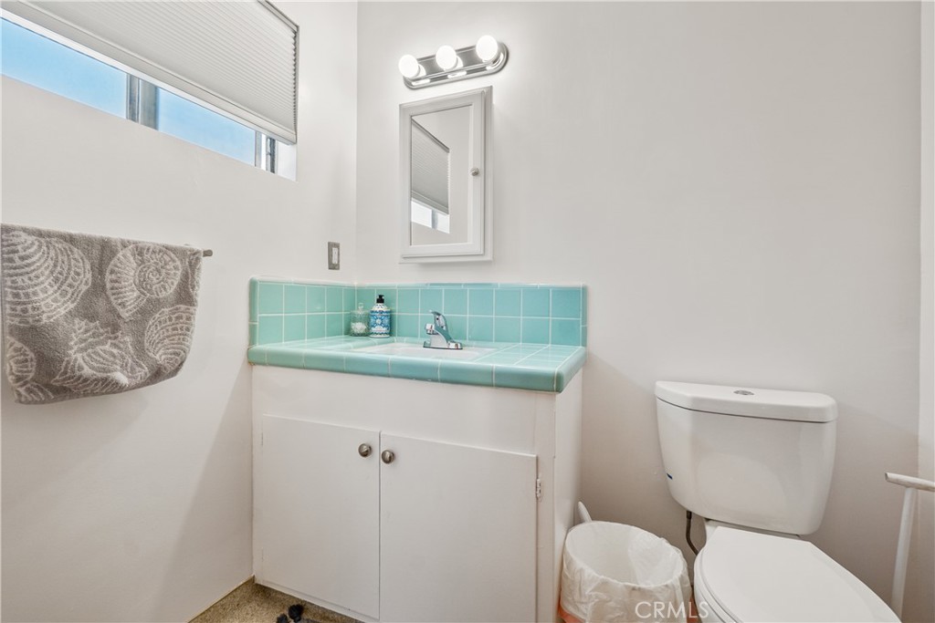 22737 Rashdall Avenue Carson, CA 90745 - Photo 31 of 57 mater bedroom bath