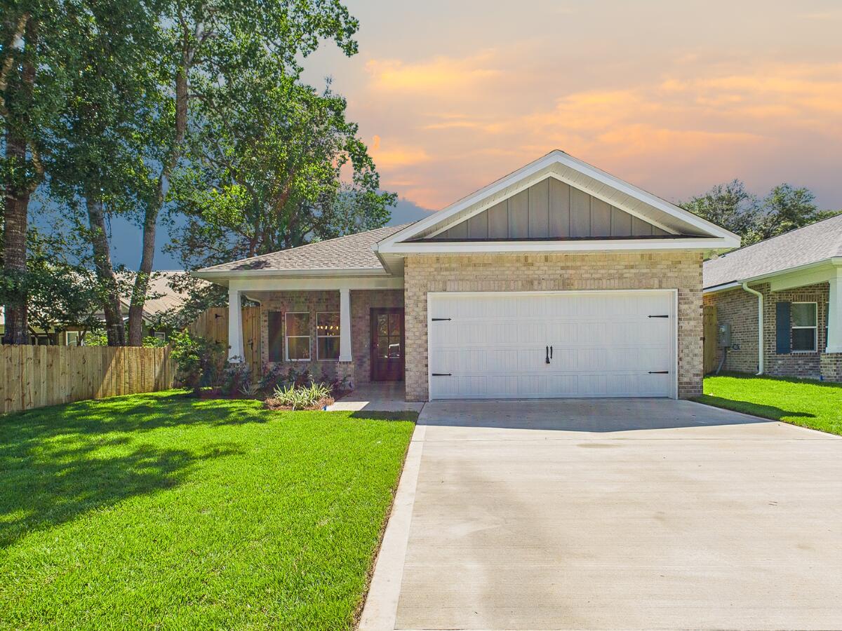 1575 Pine Street Niceville, FL 32578 - Photo 2 of 44 Front